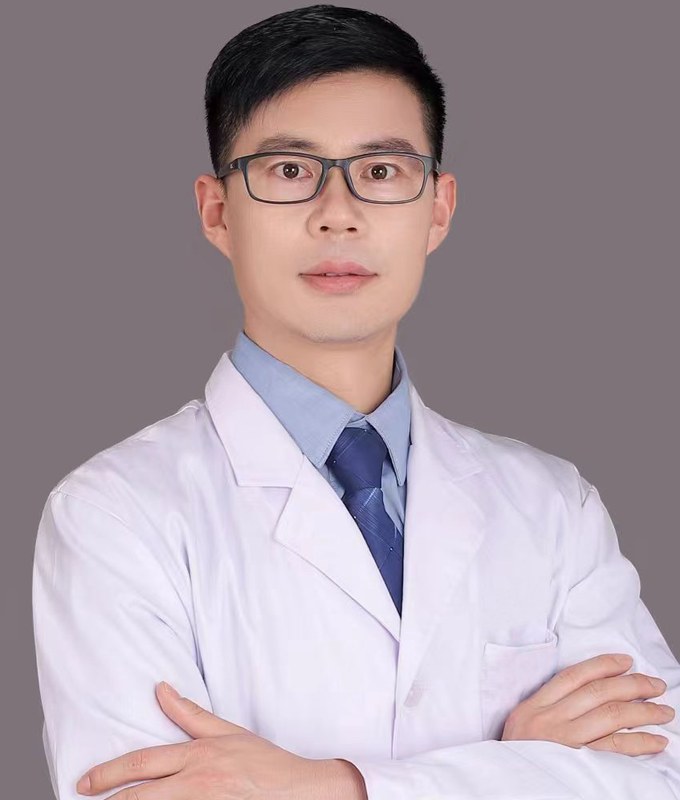 百姓植发 主诊医师 李兴林